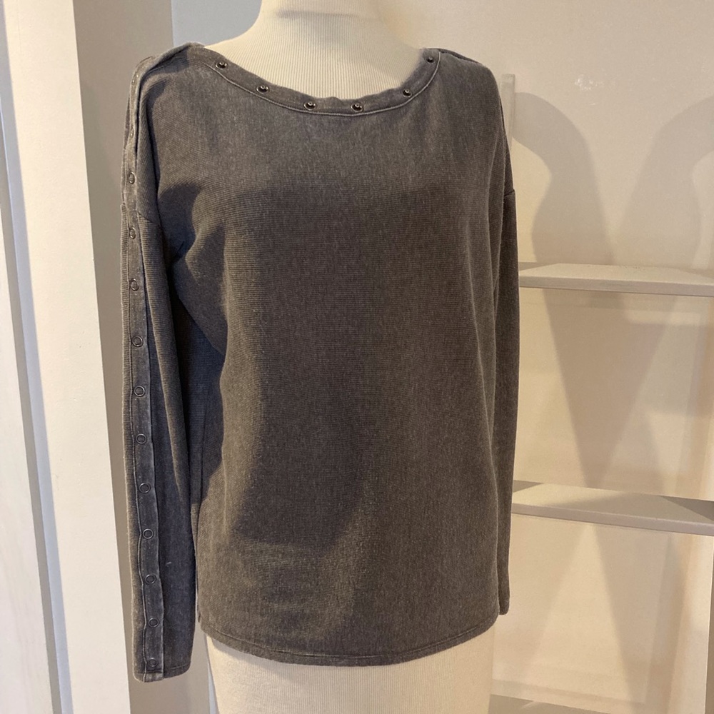 Chaser from Evereve snap detailing relaxed fit grey sweatshirt